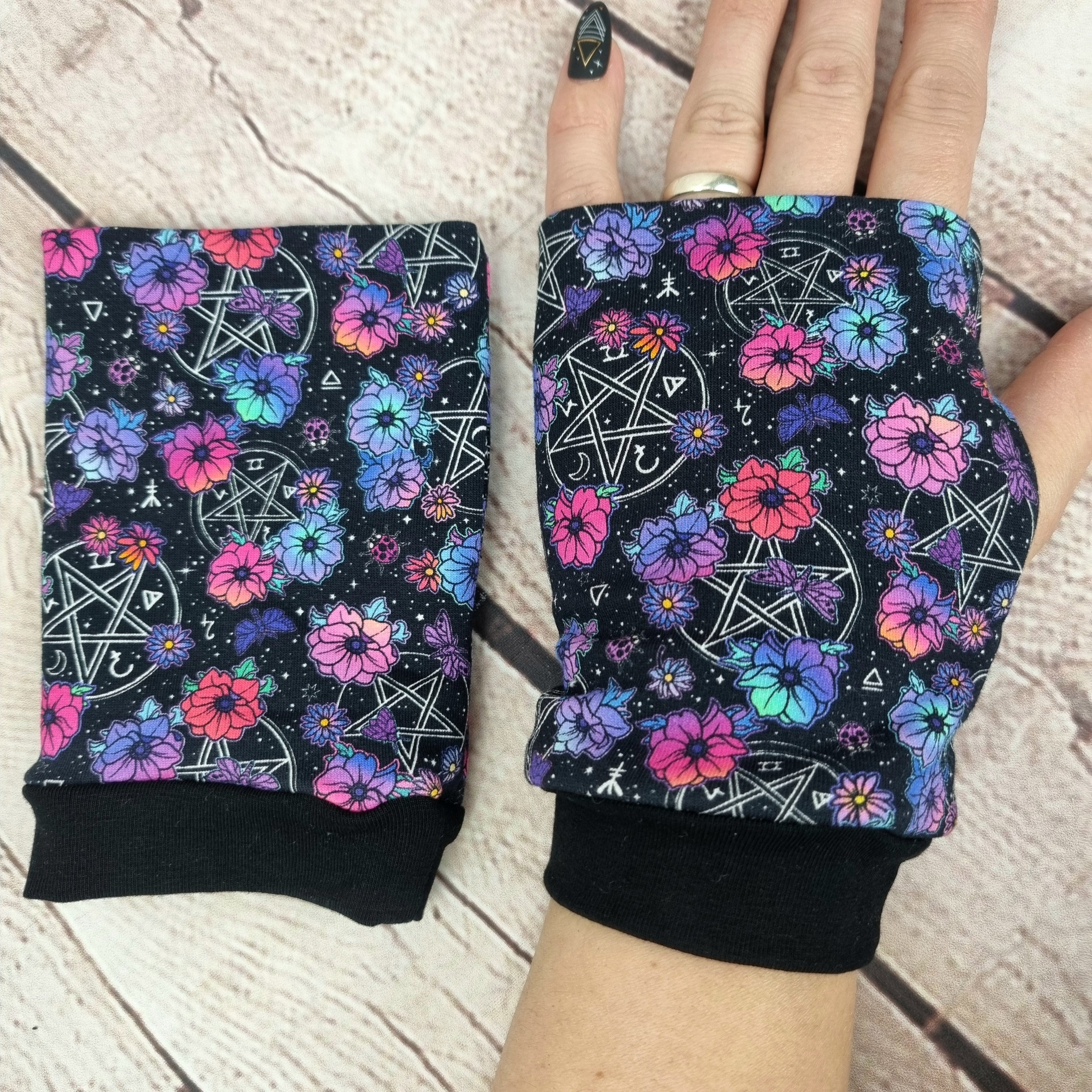 Floral Pentackle Witch fingerless gloves