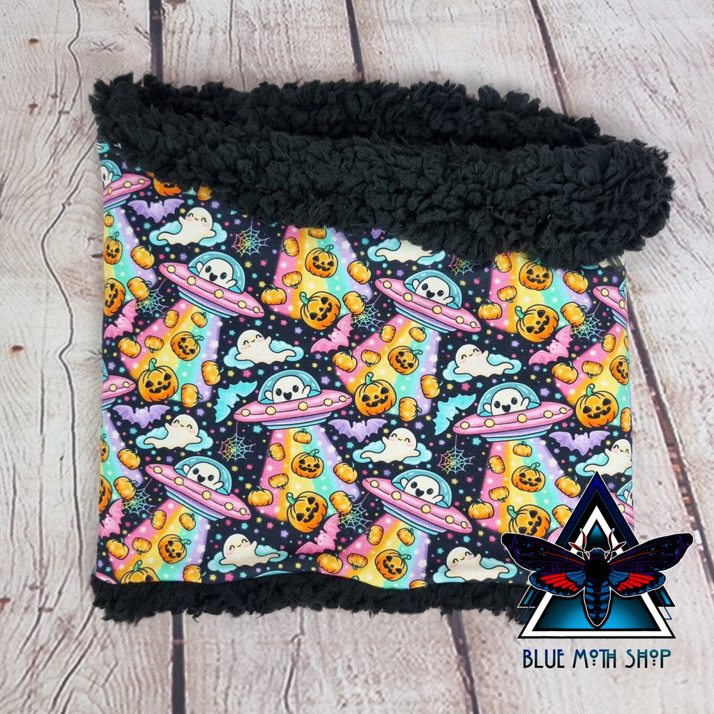 UFO Halloween snood scarf