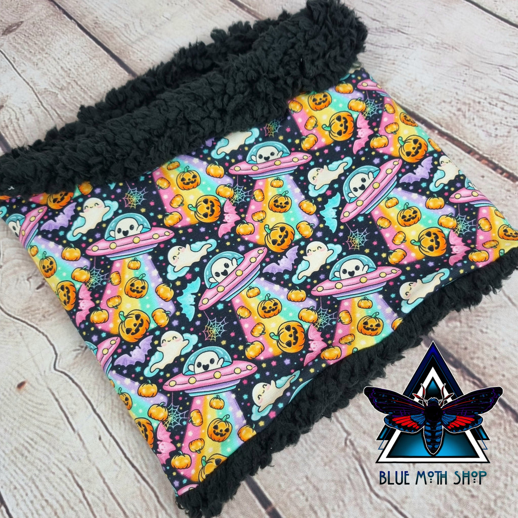 UFO Halloween snood scarf