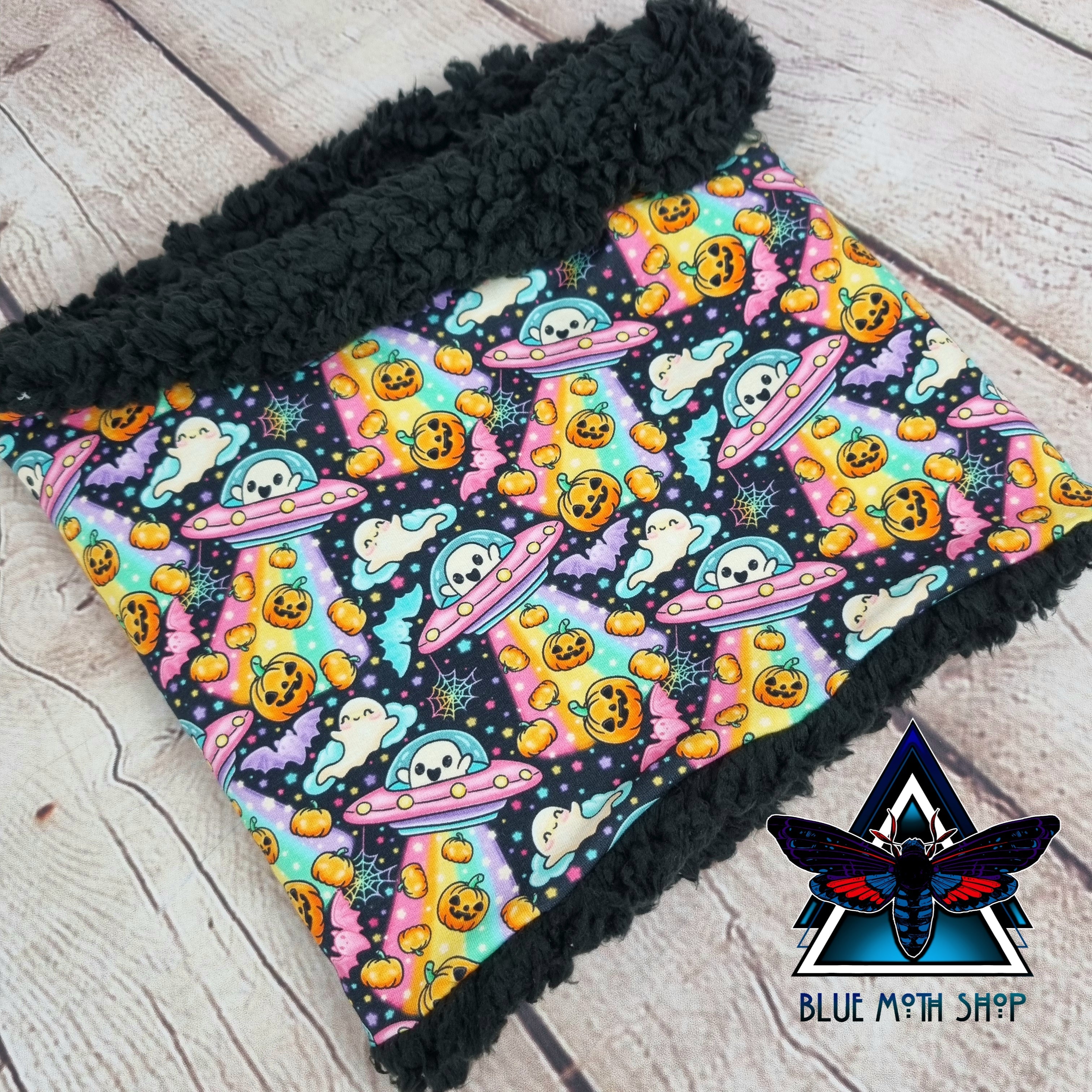 UFO Halloween snood scarf