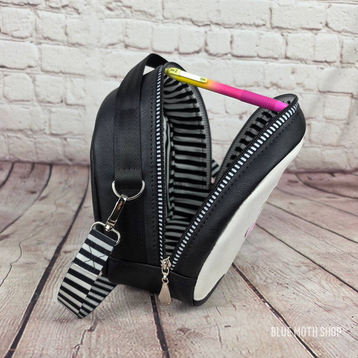 Boo Ghost crossbody bag